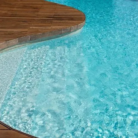 Moradia T3 Localizada Num Lote De Terreno De 5.116m2 Com Piscina Pinhal Novo