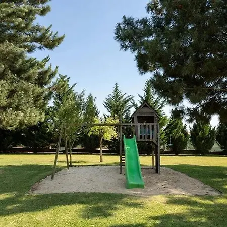 Moradia T3 Localizada Num Lote De Terreno De 5.116m2 Com Piscina Vila Pinhal Novo